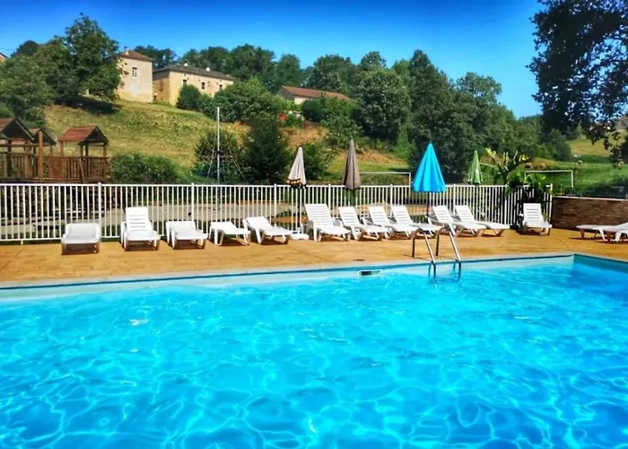 Zecamping 3 Animaux Acceptes Parc Aquatique Proche Riviere Lot Κάμπινγκ