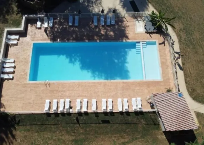 Zecamping 3 Animaux Acceptes Parc Aquatique Proche Riviere Lot Κάμπινγκ *