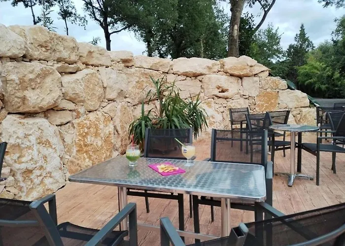 Zecamping 3 Animaux Acceptes Parc Aquatique Proche Riviere Lot Κάμπινγκ