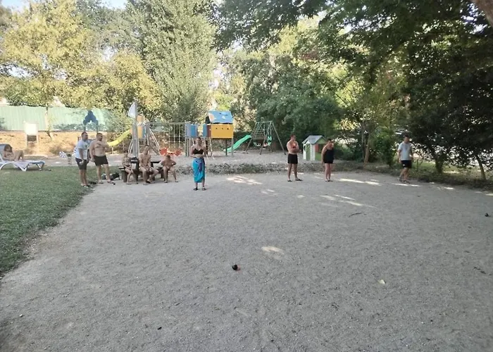 Zecamping 3 Animaux Acceptes Parc Aquatique Proche Riviere Lot