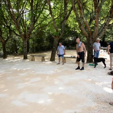 Zecamping 3 Animaux Acceptes Parc Aquatique Proche Riviere Lot مكان تخييم Soturac